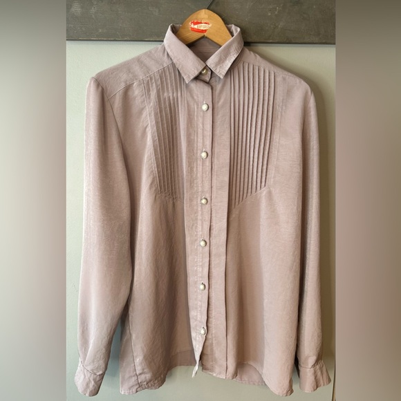 Tops - Vintage tuxedo pleated blouse